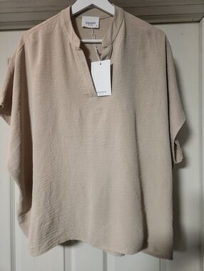 NWT Andrée by Unit Oversized Blouse – Size L Beige